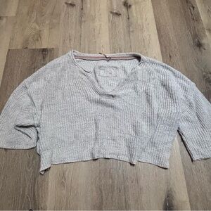 Free people linen blend v neck Gray Knit Cropped Sweater size M